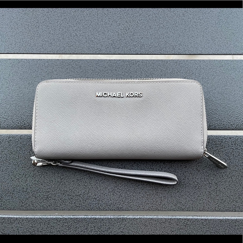 Michael Kors Wristlet/Wallet